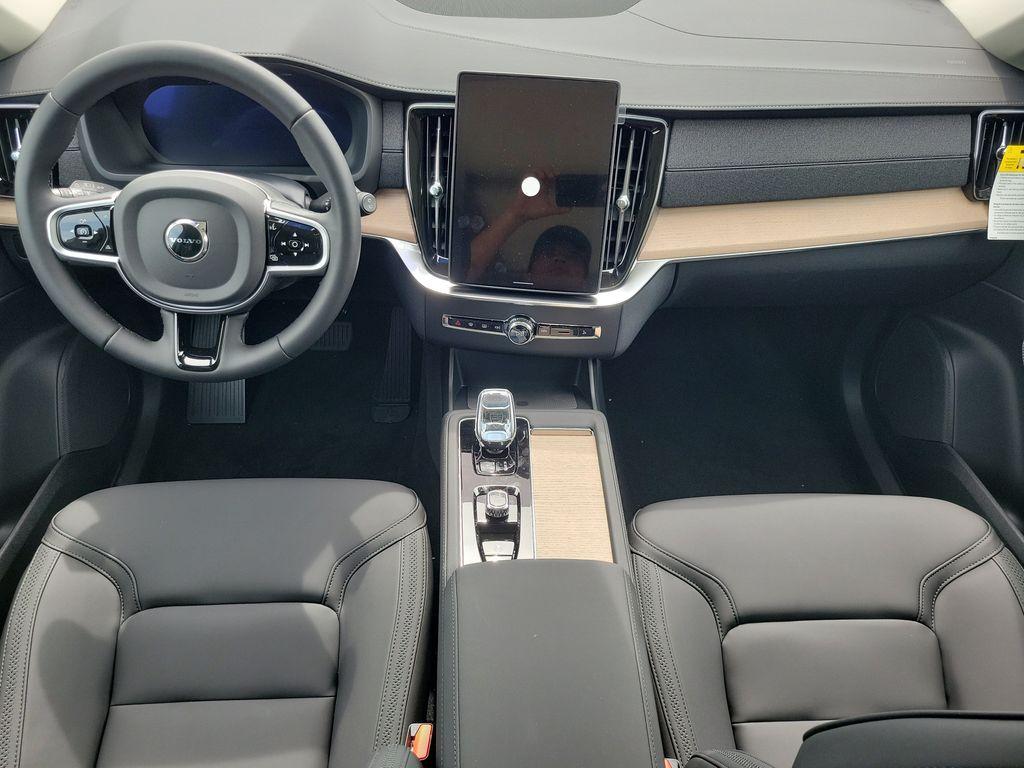 2026 Volvo XC90 B6 PLUS 7-SEATER — фото 4