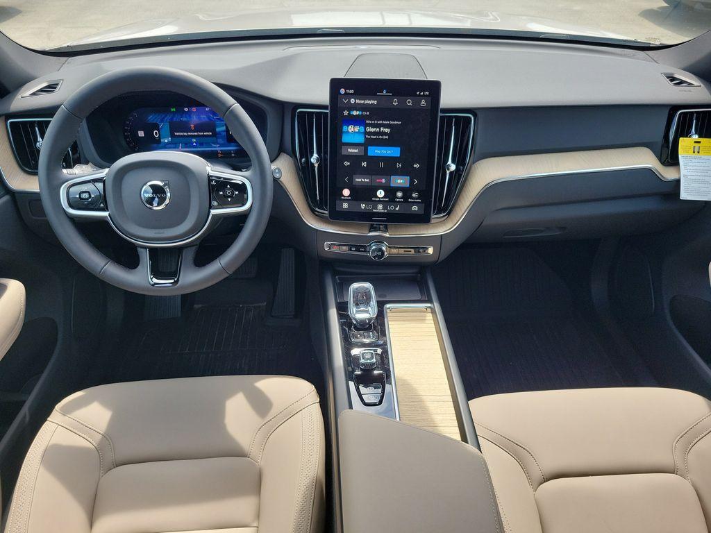2026 Volvo XC60 PLUG-IN HYBRID T8 PLUS — фото 5
