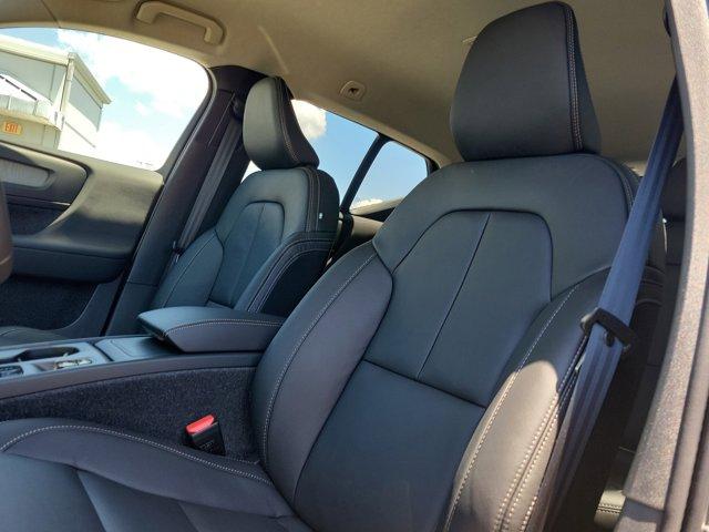 2026 Volvo XC40 B5 CORE 照片 9
