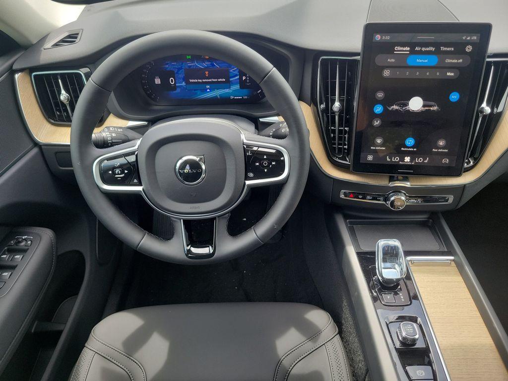 صورة 7 لـ 2026 Volvo XC60 B5 PLUS