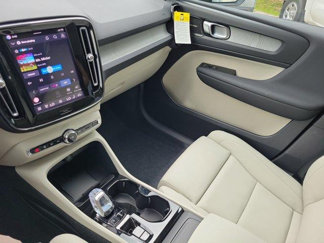 صورة مصغرة 12 لـ 2026 Volvo XC40 B5 PLUS