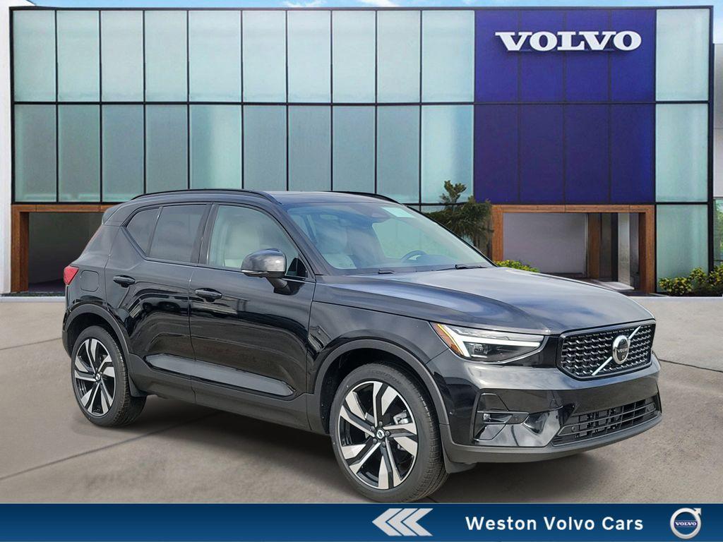 New 2026 Volvo XC40 B5 Ultra