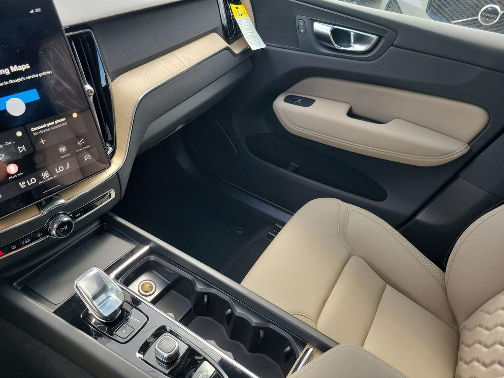 صورة مصغرة 12 لـ 2026 Volvo XC60 PLUG-IN HYBRID T8 PLUS