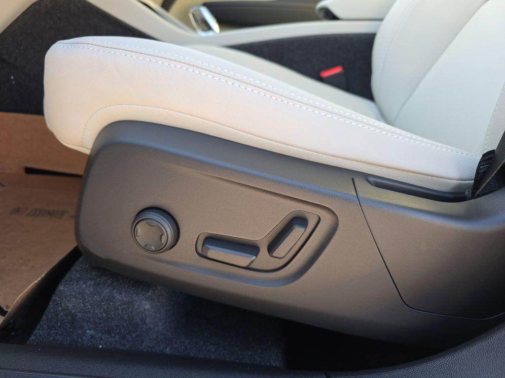 2026 Volvo XC40 B5 PLUS 照片 11