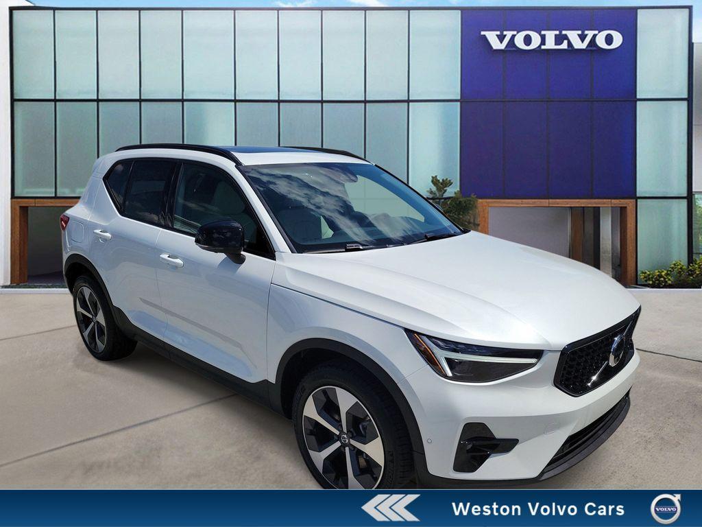 2026 Volvo XC40 B5 PLUS 照片 1
