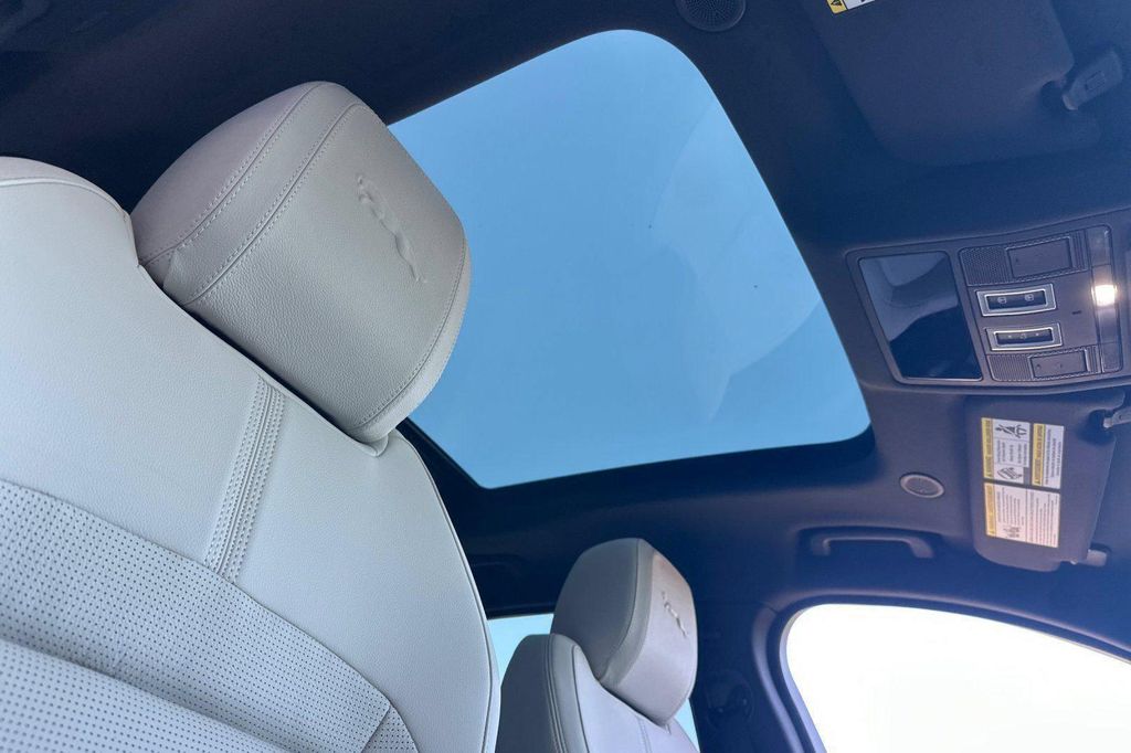 صورة مصغرة 19 لـ 2026 Jaguar F-PACE R-DYNAMIC S P250 AWD AUTOMATIC