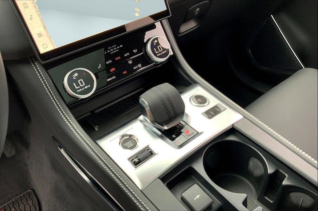 2025 Jaguar F-PACE R-DYNAMIC S P250 AWD AUTOMATIC — фото 6