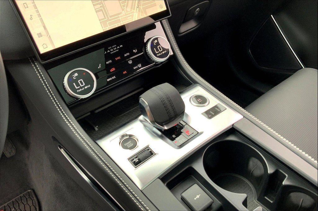 2025 Jaguar F-PACE R-DYNAMIC S P250 AWD AUTOMATIC — фото 6