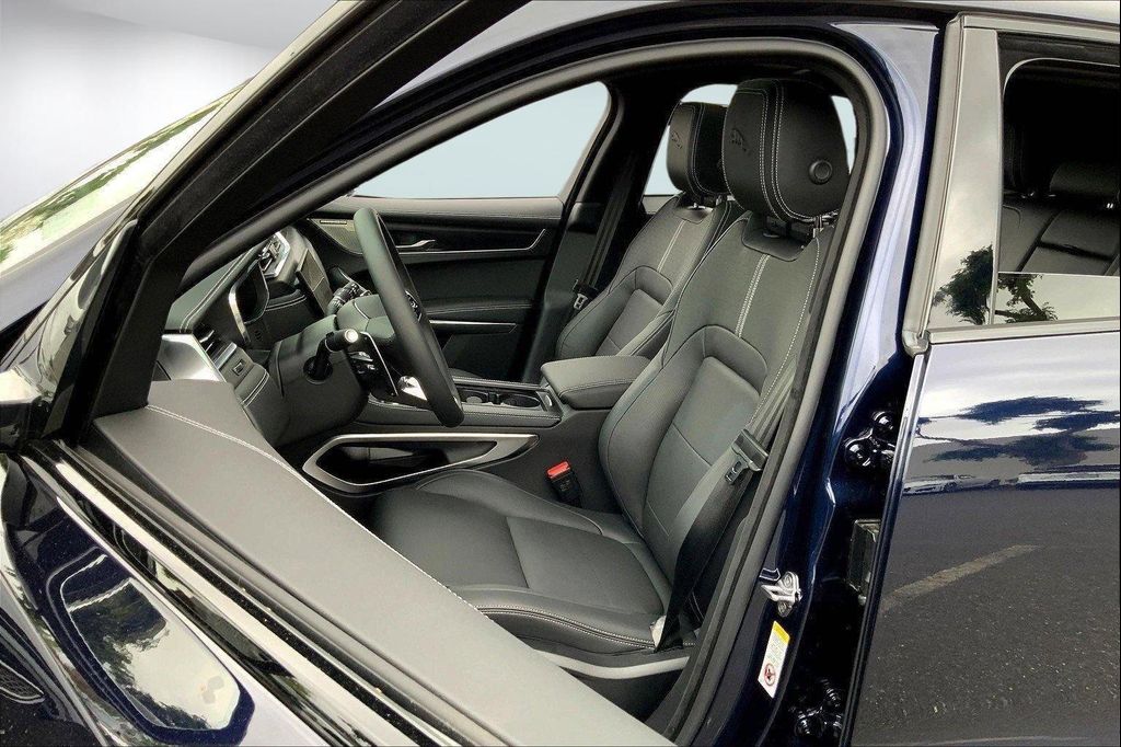 2025 Jaguar F-PACE R-DYNAMIC S P250 AWD AUTOMATIC — фото 4