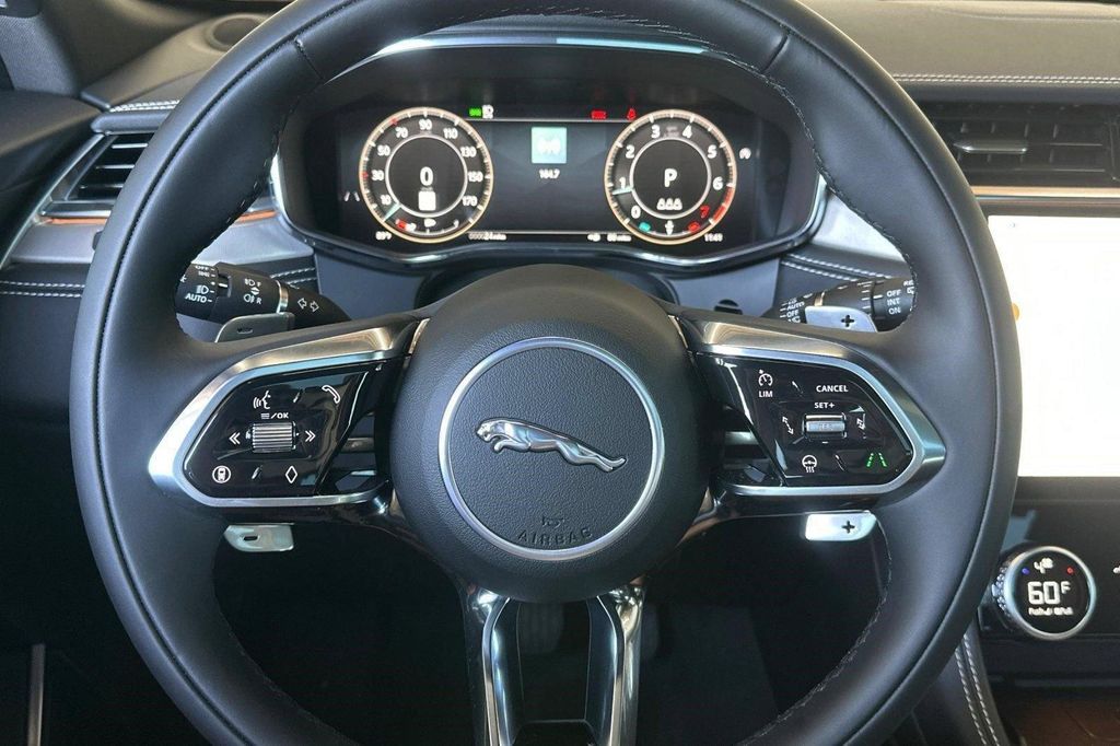 صورة 10 لـ 2026 Jaguar F-PACE R-DYNAMIC S P250 AWD AUTOMATIC