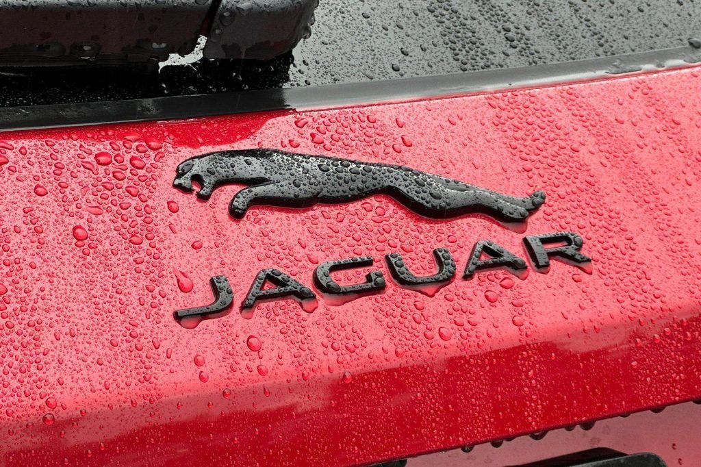 صورة 23 لـ 2024 Jaguar F-PACE R-DYNAMIC S P250 AWD AUTOMATIC
