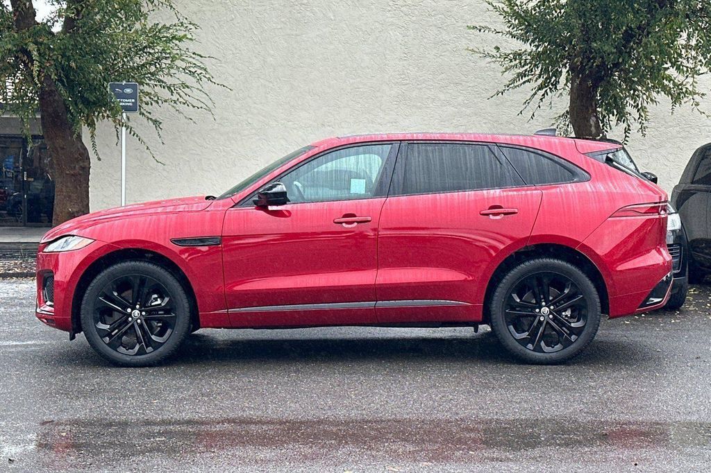 صورة 2 لـ 2024 Jaguar F-PACE R-DYNAMIC S P250 AWD AUTOMATIC