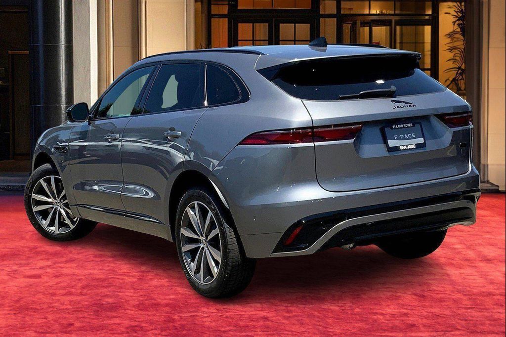 صورة 2 لـ 2026 Jaguar F-PACE R-DYNAMIC S P250 AWD AUTOMATIC