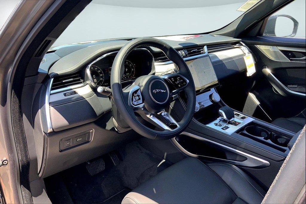 2026 Jaguar F-PACE R-DYNAMIC S P250 AWD AUTOMATIC — фото 3