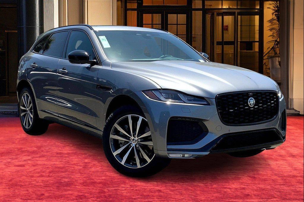 صورة 4 لـ 2026 Jaguar F-PACE R-DYNAMIC S P250 AWD AUTOMATIC
