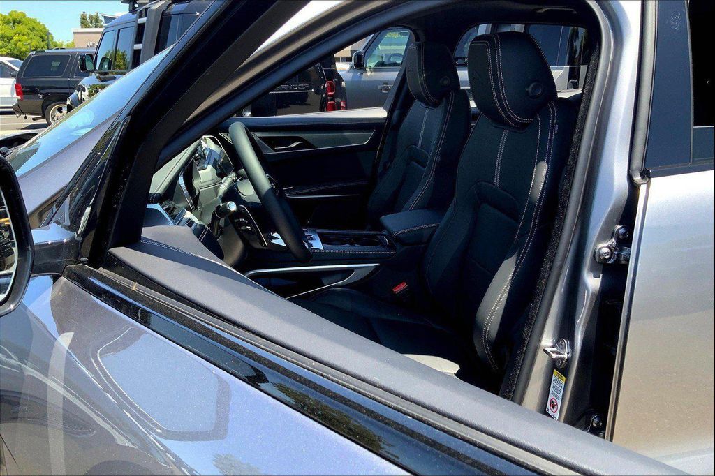 صورة 3 لـ 2026 Jaguar F-PACE R-DYNAMIC S P250 AWD AUTOMATIC