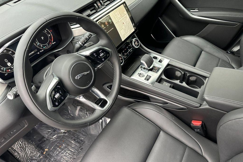 2025 Jaguar F-PACE R-DYNAMIC S P250 AWD AUTOMATIC — фото 4