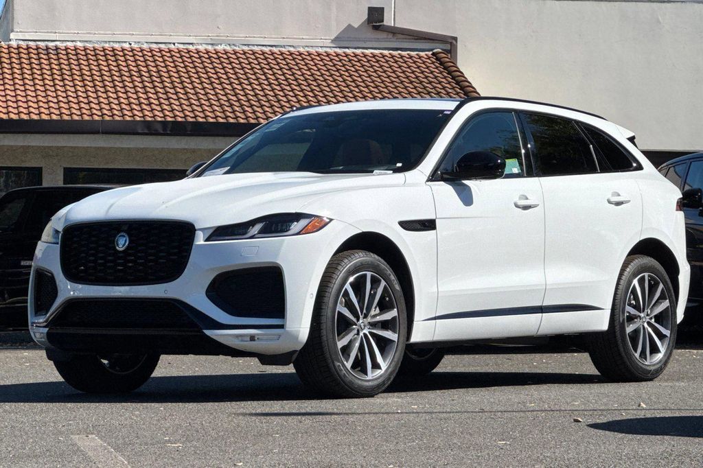 صورة 1 لـ 2026 Jaguar F-PACE R-DYNAMIC S P250 AWD AUTOMATIC