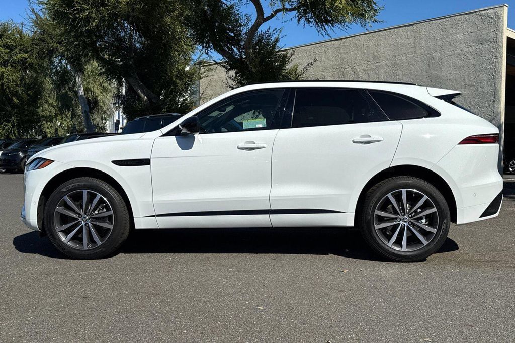 صورة 2 لـ 2026 Jaguar F-PACE R-DYNAMIC S P250 AWD AUTOMATIC