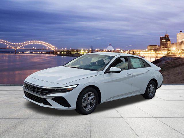 New 2026 Hyundai ELANTRA SE