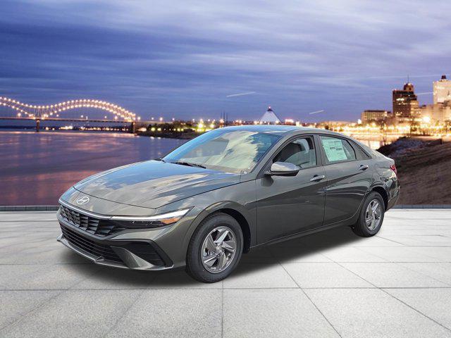 New 2026 Hyundai ELANTRA SE