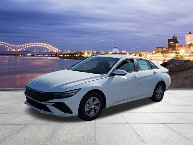 New 2026 Hyundai ELANTRA SE