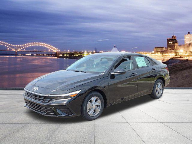 New 2026 Hyundai ELANTRA SE