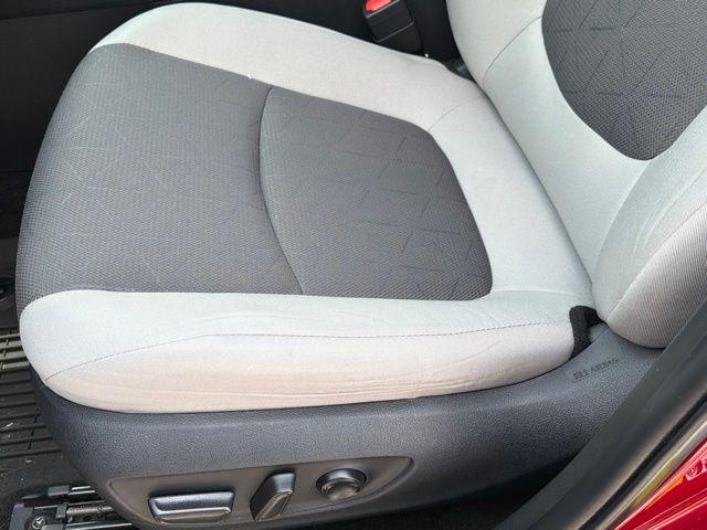 صورة مصغرة 23 لـ 2025 Toyota RAV4 XLE