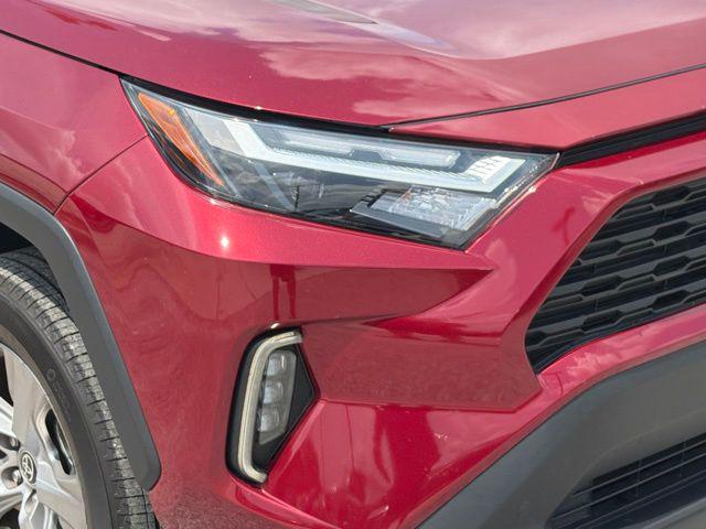 صورة 10 لـ 2025 Toyota RAV4 XLE