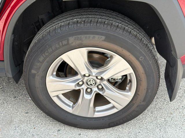 صورة مصغرة 15 لـ 2025 Toyota RAV4 XLE