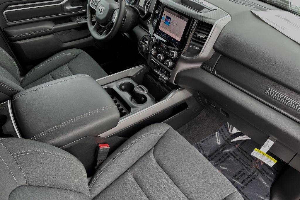 2025 RAM 1500 BIG HORN/LONE STAR — миниатюра 18