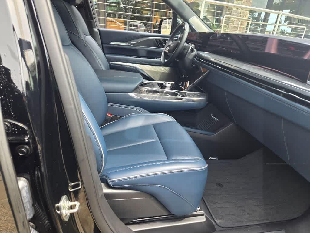 2026 Cadillac ESCALADE IQ PREMIUM LUXURY — фото 5