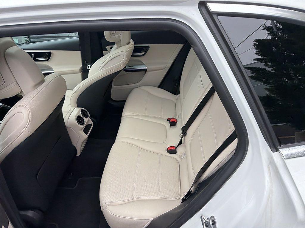 MERCEDES-BENZ GLC - 7