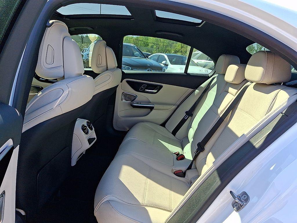 2025 Mercedes-BENZ C-CLASS 照片 10