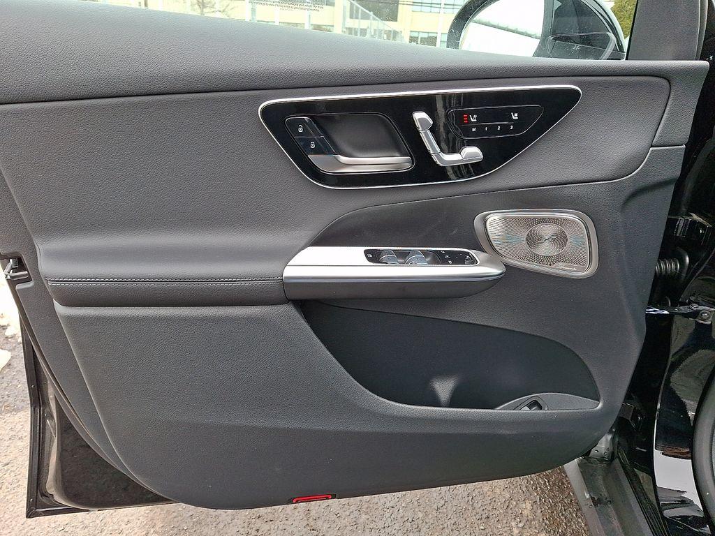 MERCEDES-BENZ GLC - 10