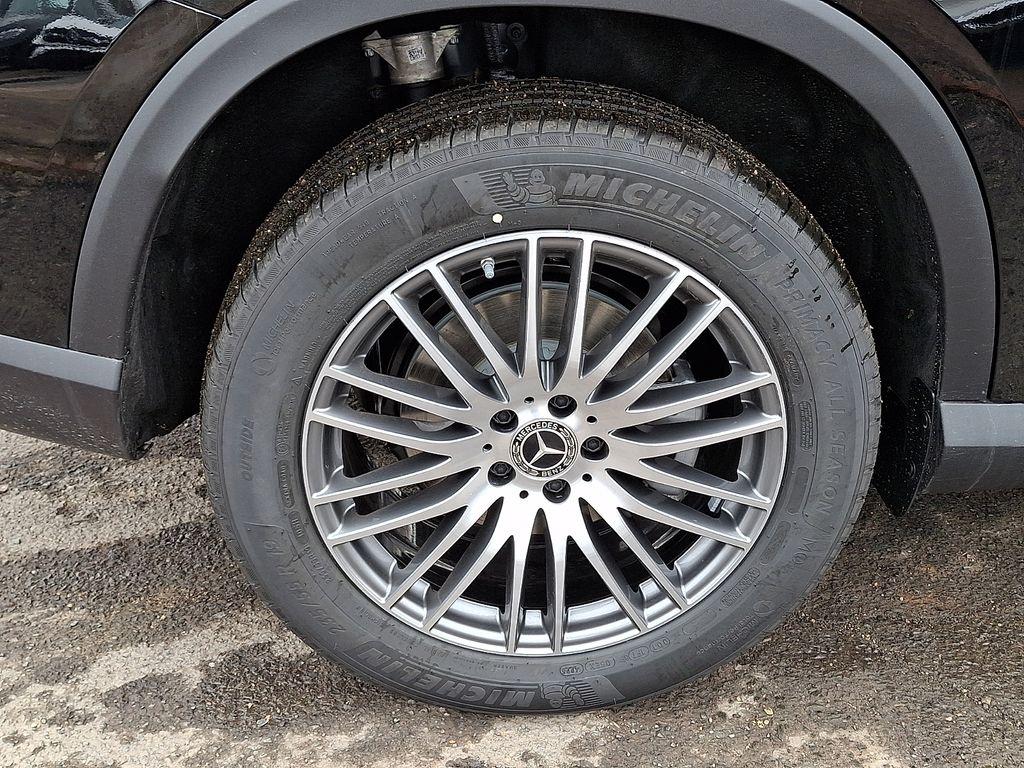 MERCEDES-BENZ GLC - 7