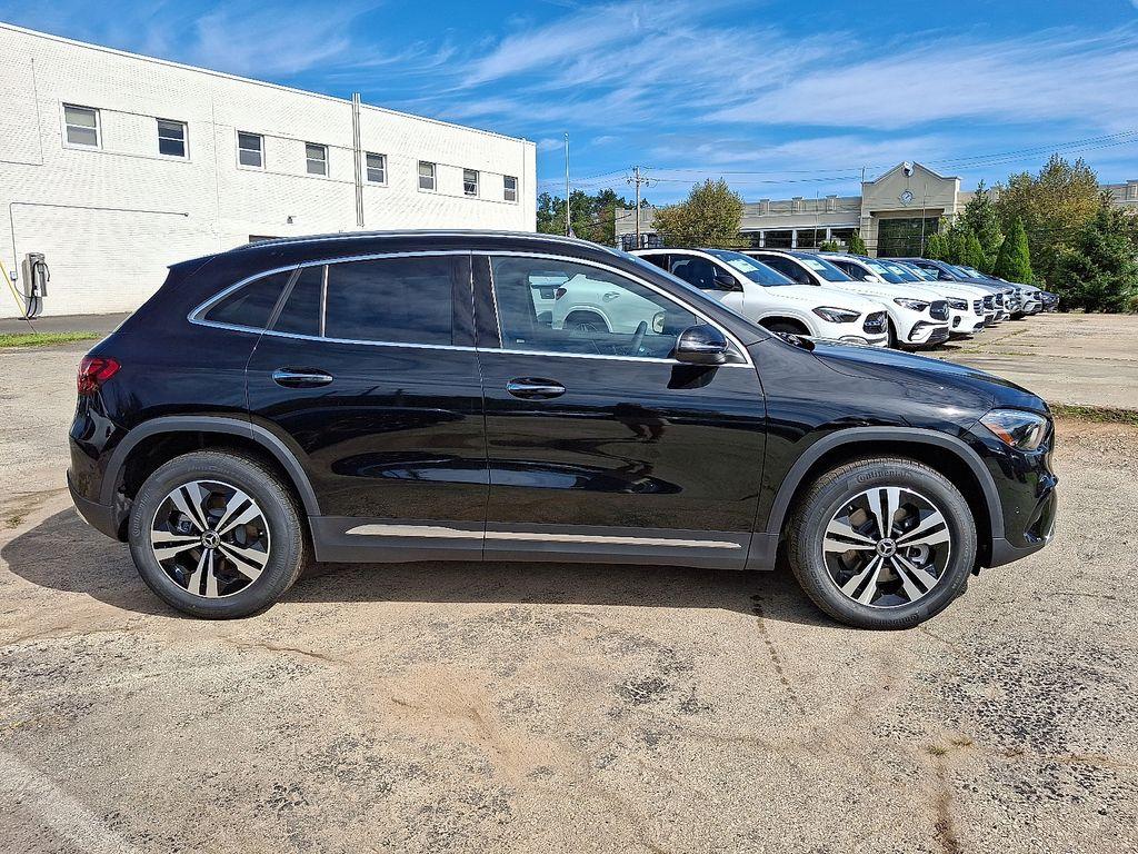 MERCEDES-BENZ GLA - 7