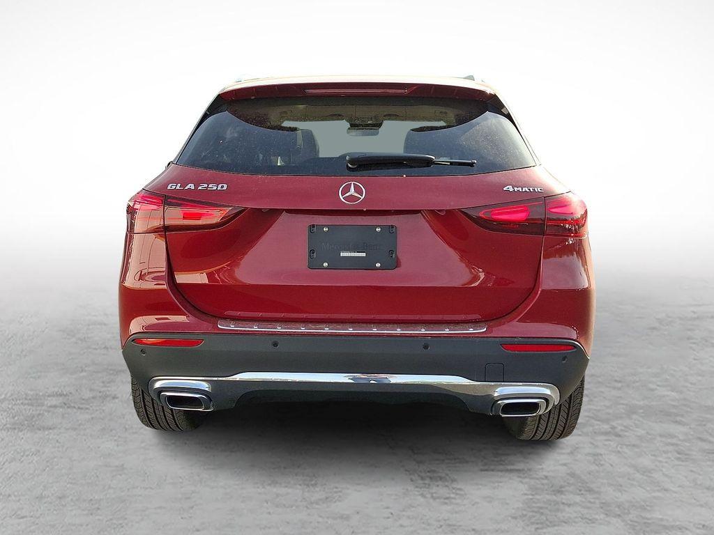 MERCEDES-BENZ GLA - 5