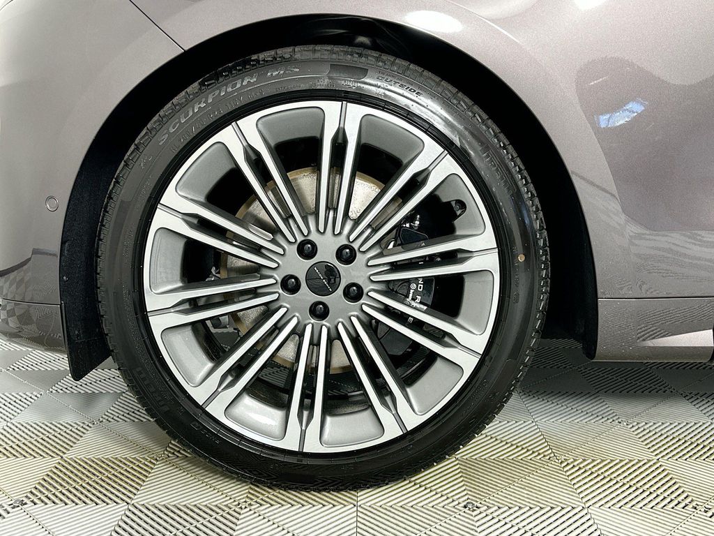2026 LAND Rover RANGE ROVER SPORT SE photo 9