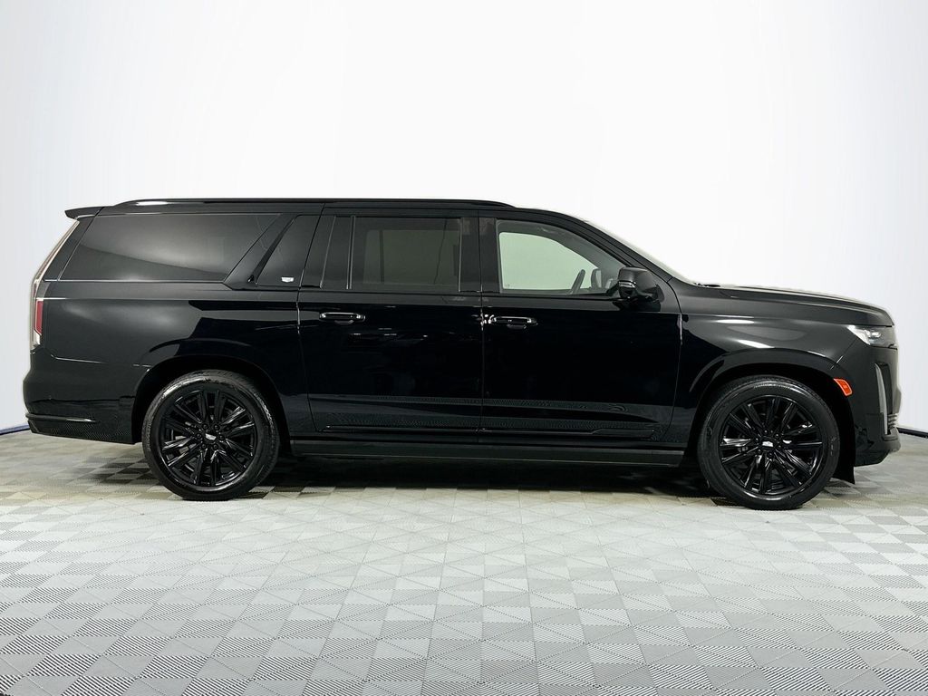 2024 CADILLAC ESCALADE ESV SPORT photo 4