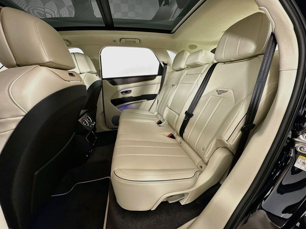 2026 Bentley BENTAYGA V8 — миниатюра 22