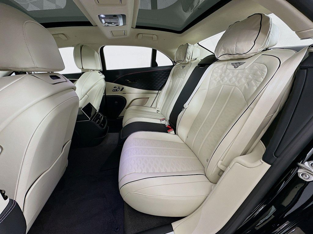 2026 Bentley FLYING SPUR SPEED — миниатюра 23