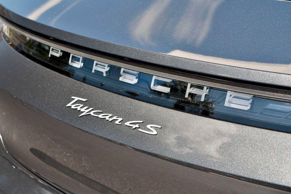 2020 Porsche TAYCAN 4S 照片 16