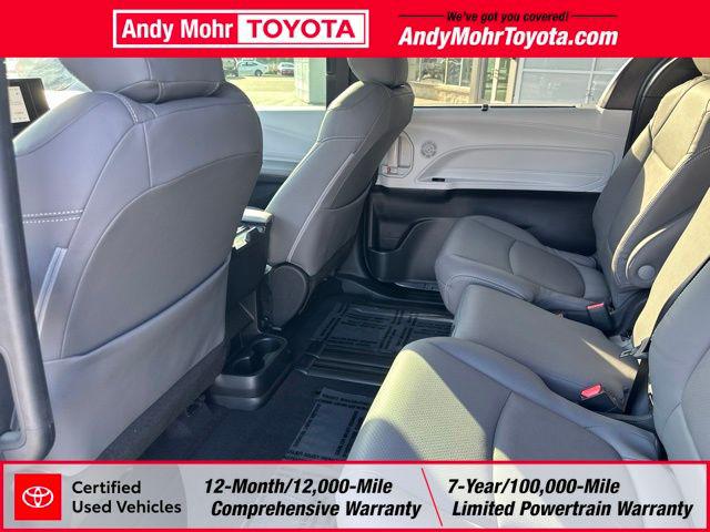 2026 Toyota SIENNA LE thumbnail 31
