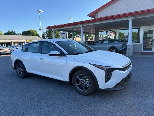 New 2026 Kia K4 LX