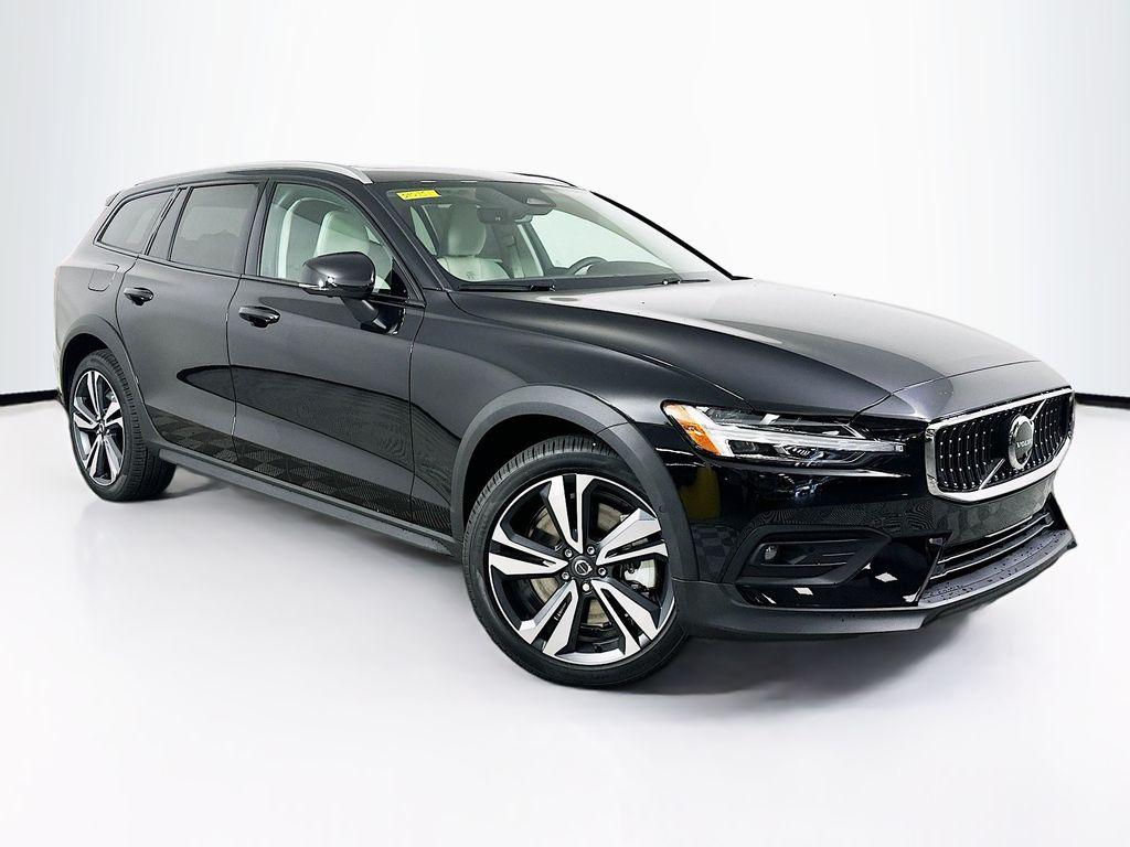 New 2026 Volvo V60 Cross Country B5 Plus