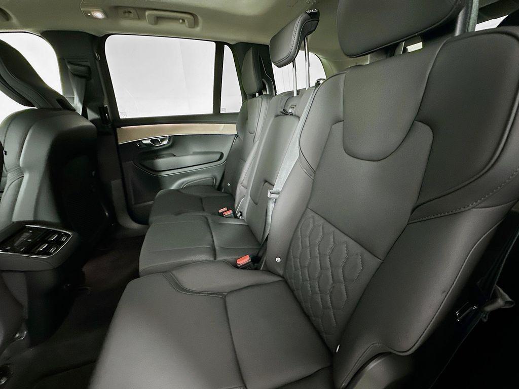 2026 Volvo XC90 B5 PLUS 7-SEATER — фото 2