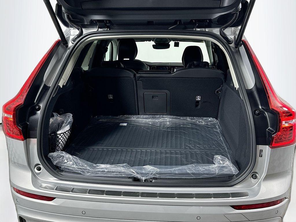 2025 Volvo XC60 PLUG-IN HYBRID T8 CORE — миниатюра 15