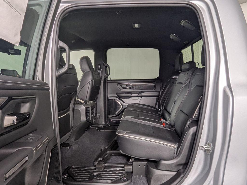 صورة مصغرة 27 لـ 2026 RAM 1500 LIMITED