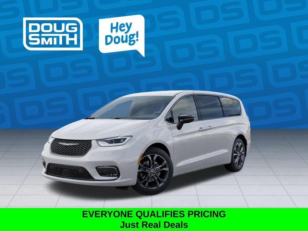 New 2026 Chrysler Pacifica Select